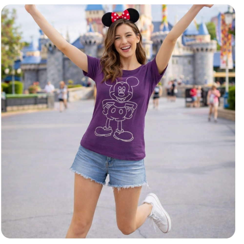 DISNEY PARKS Short Sleeve Mickey Mouse Purple T-shirt Small
